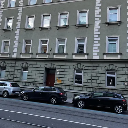 Anton * インスブルック